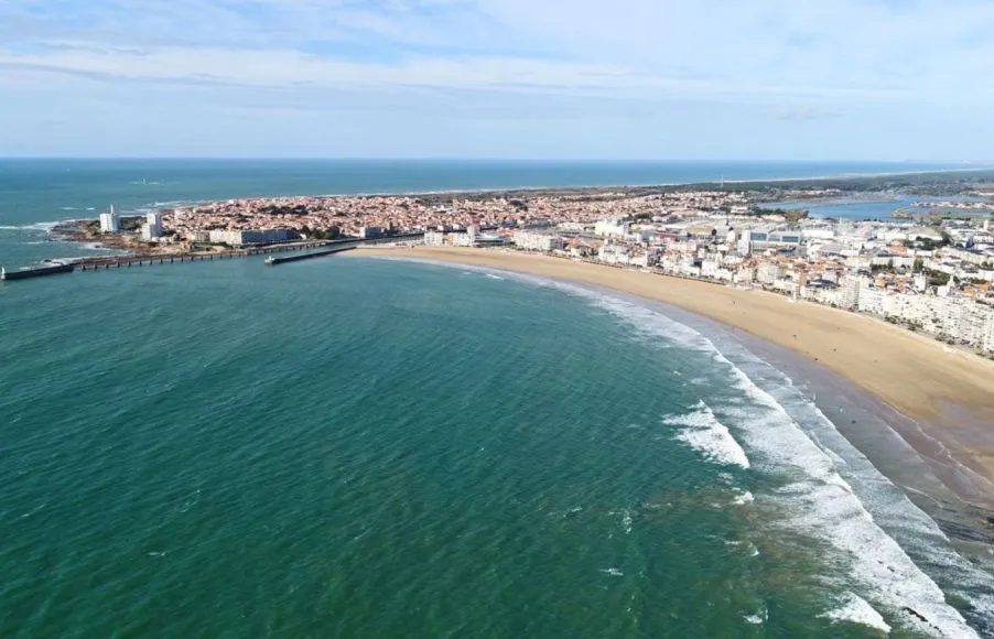 Image Terrain à bâtir de 339 m² à LES SABLES-D'OLONNE (85)