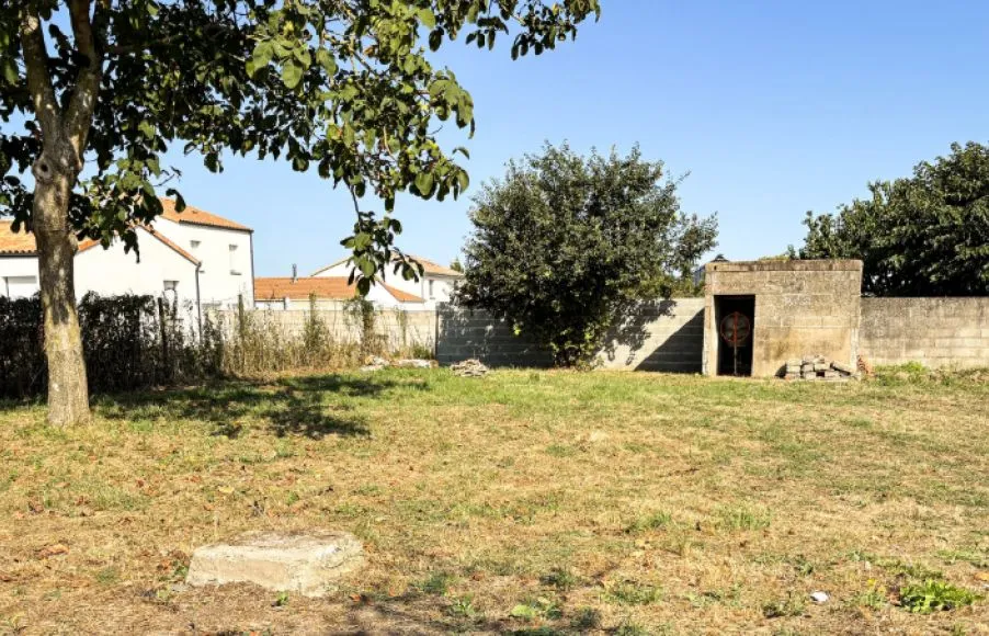 Image Terrain à bâtir de 325 m² à BRETIGNOLLES-SUR-MER (85)