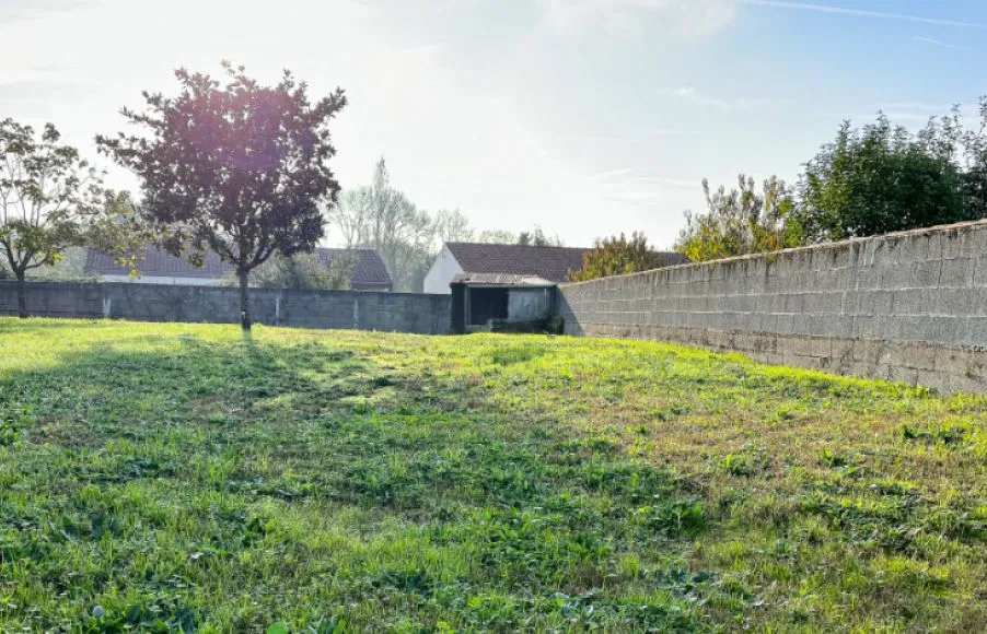 Image Terrain à bâtir de 470 m² à SAINT-PHILBERT-DE-GRAND-LIEU (44)