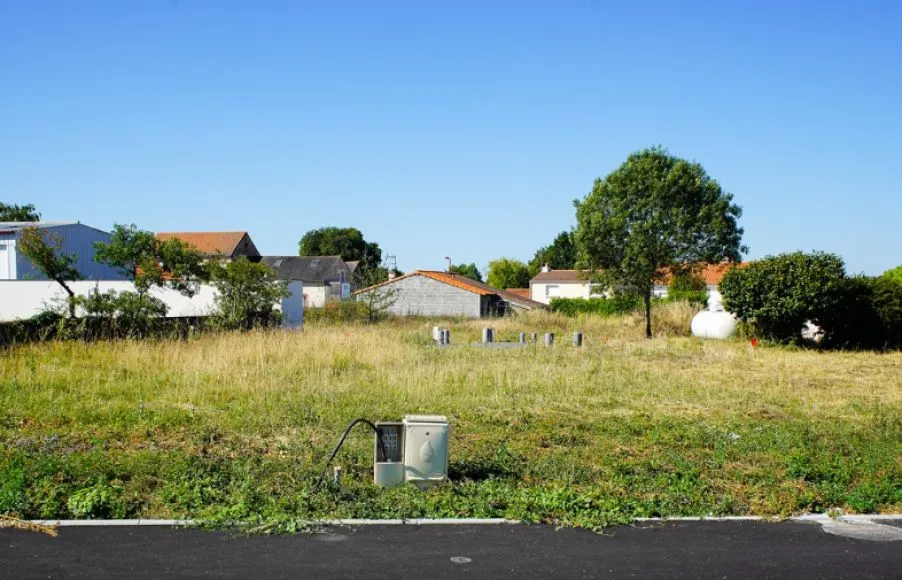 Image Terrain à bâtir de 468 m² à SAINT-MARS-DE-COUTAIS (44)