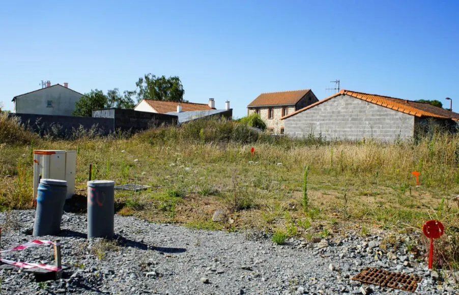 Image Terrain à bâtir de 424 m² à SAINT-MARS-DE-COUTAIS (44)