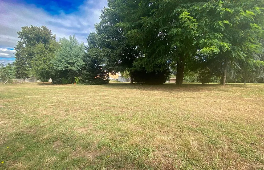 Image Terrain à bâtir de 285 m² à SAINT-LEGER-LES-VIGNES (44)