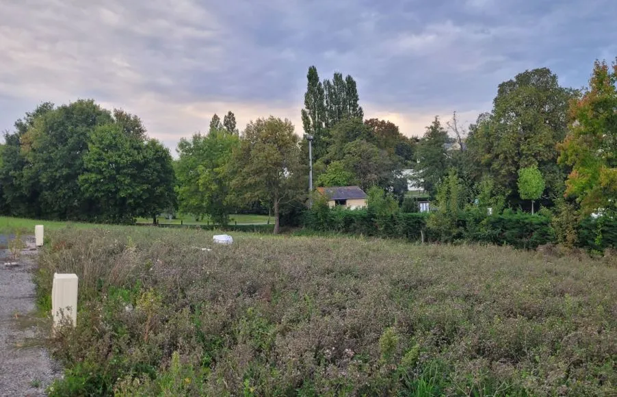 Image Terrain à bâtir de 412 m² à TEILLE (44)