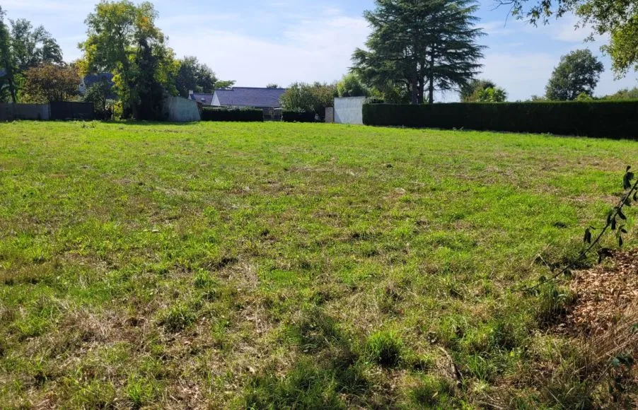Image Terrain à bâtir de 1452 m² à LA CHAPELLE-SUR-ERDRE (44)