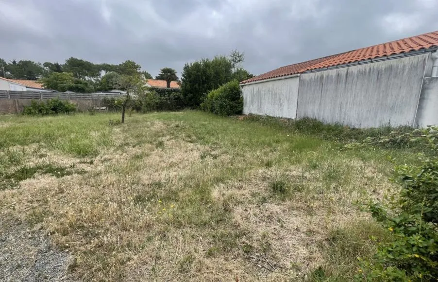 Image Terrain à bâtir de 633 m² à SAINT-JEAN-DE-MONTS (85)